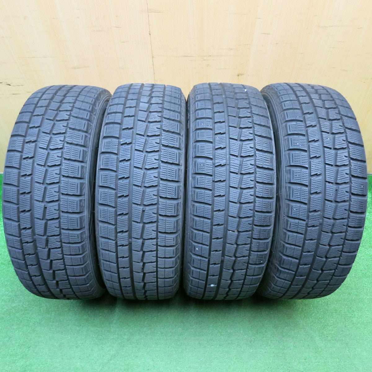 バリ溝！キレイ！9.5分以上★レクサス HS 純正 215/55R17 スタッドレス ダンロップ ウインターマックス WM01 17インチ PCD114.3/5H★5122103HAス