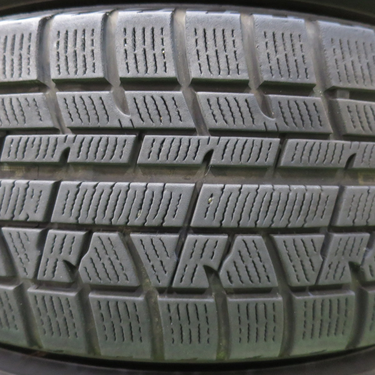 [送料無料] キレイ★プリウス 等 195/65R15 スタッドレス ヨコハマ アイスガード iG50 プラス NIRVANA NV ニルヴァーナ ニルバーナ 15インチ PCD100/5H★5020308イス
