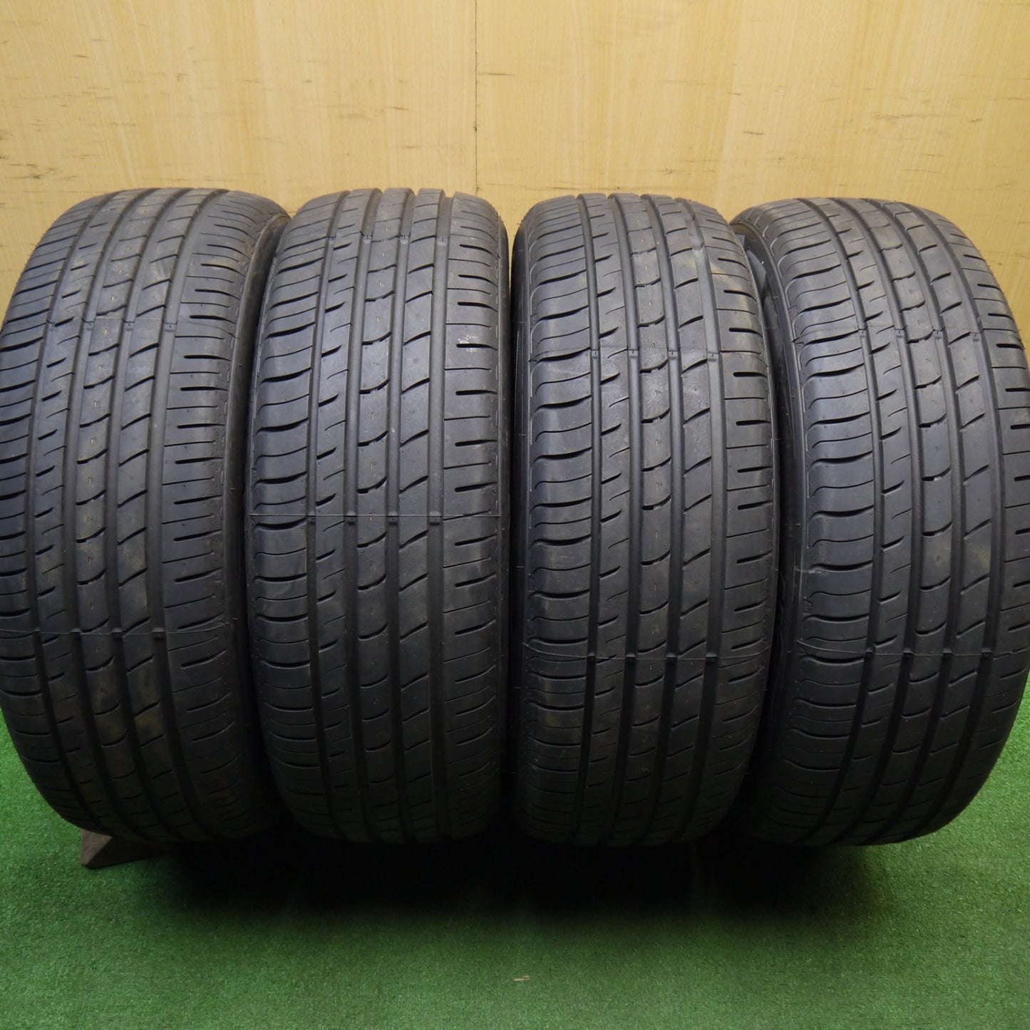 ほぼ未使用！25年★235/55R19 ネクセン N'FERA RU1 SUV タイヤ 19インチ ポルシェ マカン ベンツ GLC レクサス RX 等★5112505Hノタ