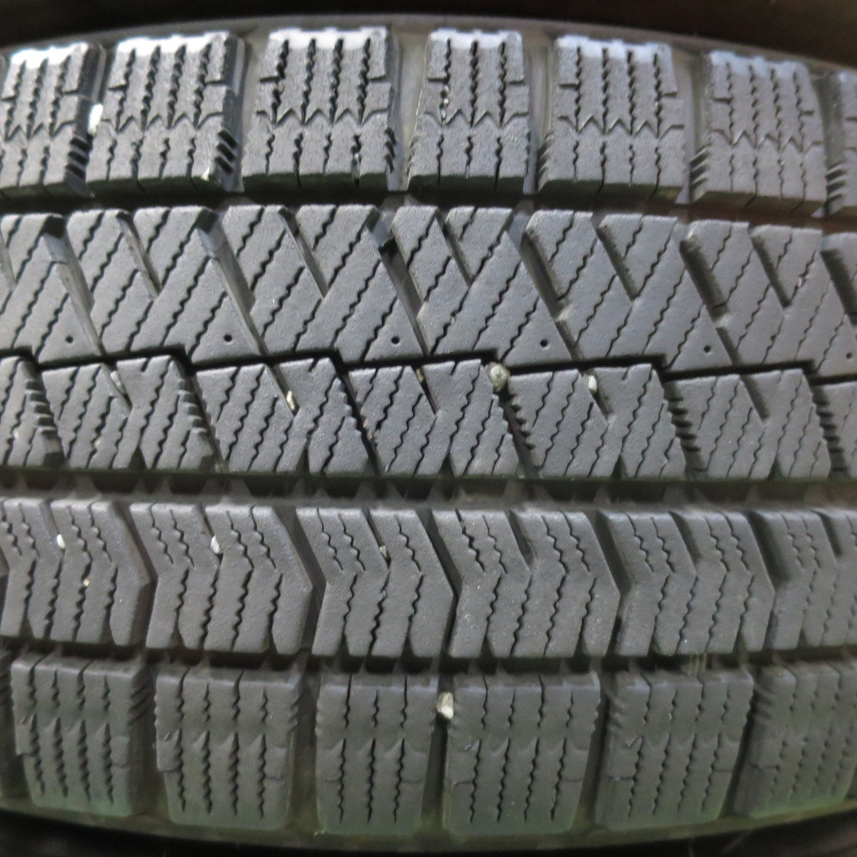 [送料無料] バリ溝！21年！キレイ！8.5分★スタッドレス 195/65R15 ブリヂストン ブリザック VRX2 BALMINUM バルミナ 15インチ PCD114.3/5H★4123015イス