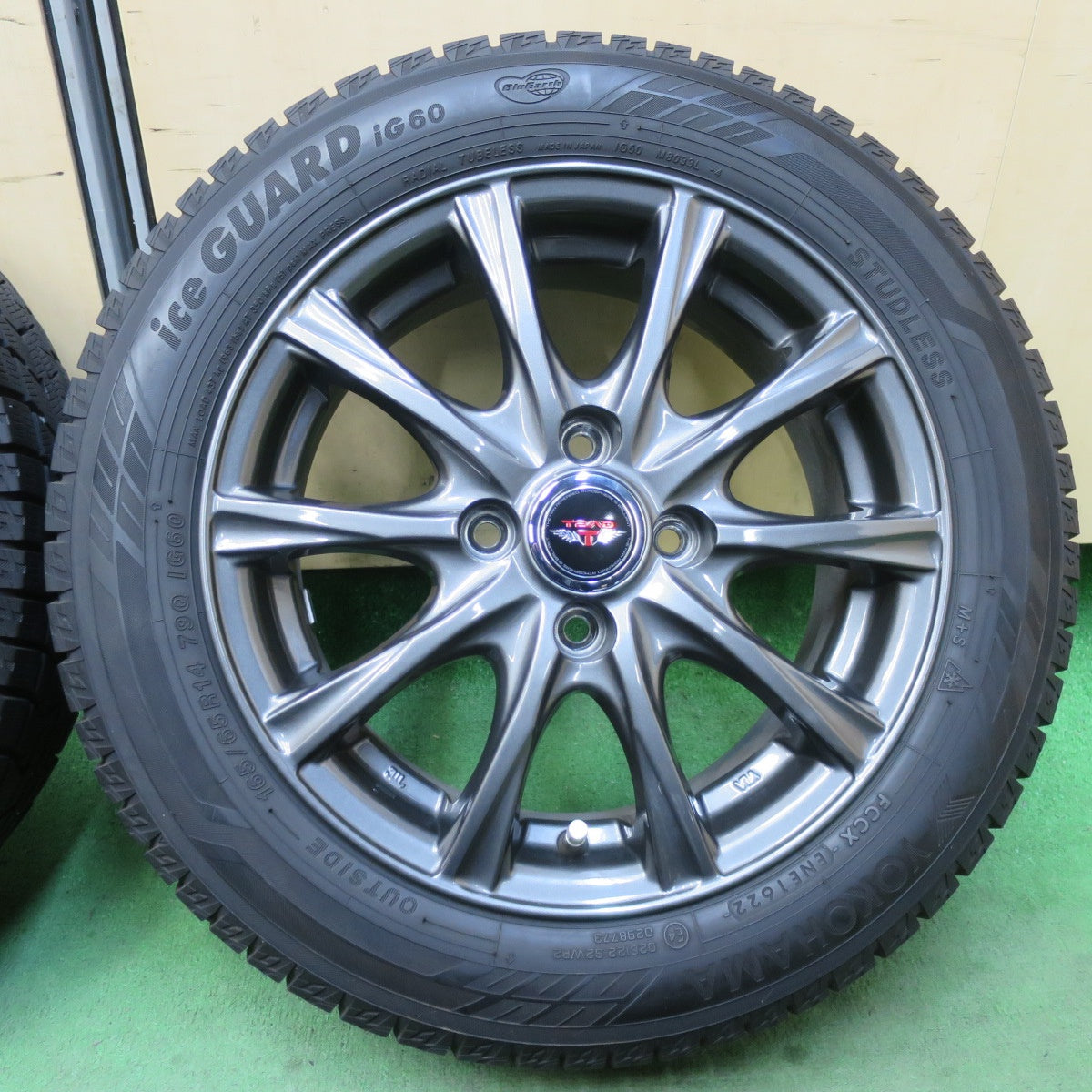 バリ溝！22年！キレイ！9分★スタッドレス 165/65R14 ヨコハマ アイスガード iG60 TEAD テッド 14インチ PCD100/4H★5122910イス