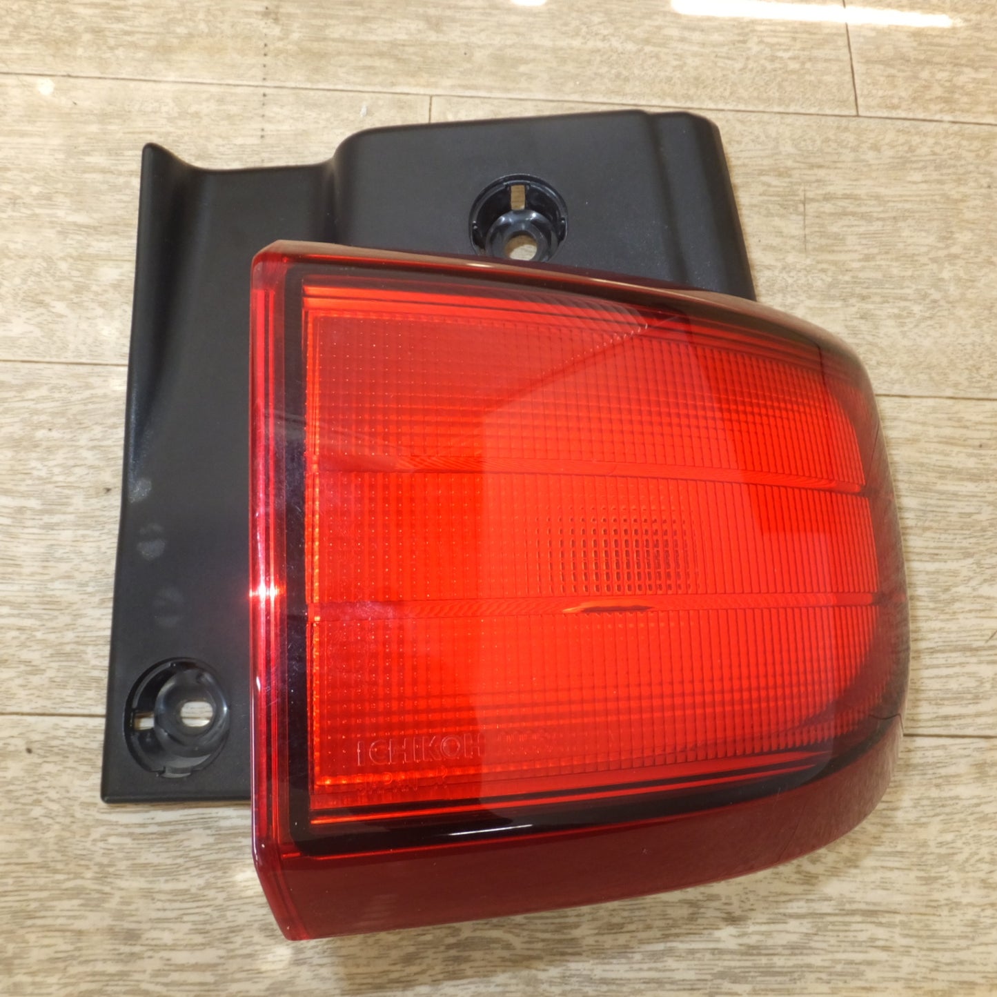 [送料無料] 新車外し 美品★トヨタ TOYOTA 純正 エルグランド 後期 E51 ME51 NE51 テールライト ICHIKOH C15W 12V L R 左 右 セット★