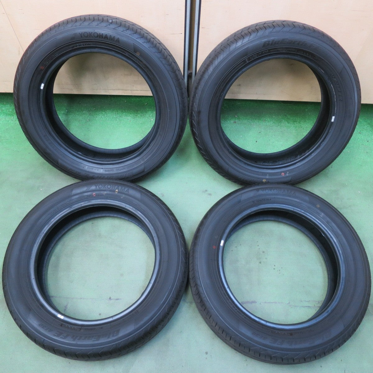 新車外し！26年◎165/65R15 ヨコハマ BluEarth-FE AE30 ブルーアース 15インチ タイヤ デリカ D:2 ソリオ タフト 等◎6090404イノタ