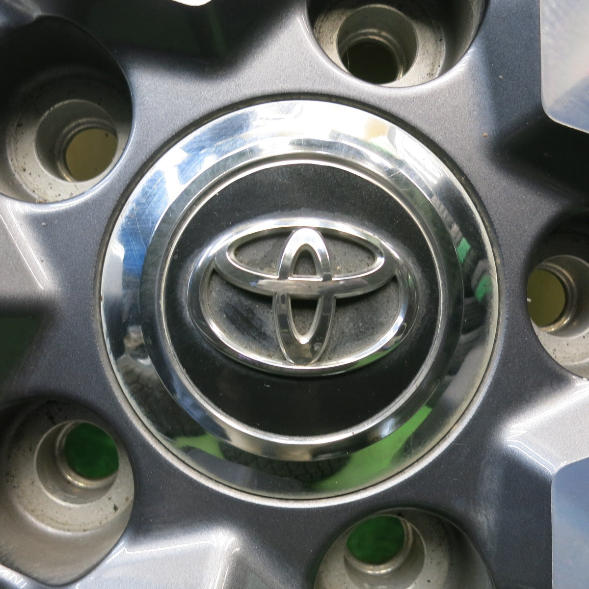 バリ溝！9.5分★トヨタ ランクル 200 ZX 純正 285/50R20 スタッドレス ブリヂストン ブリザック DM-V2 20インチ PCD150/5H★6010809HAス