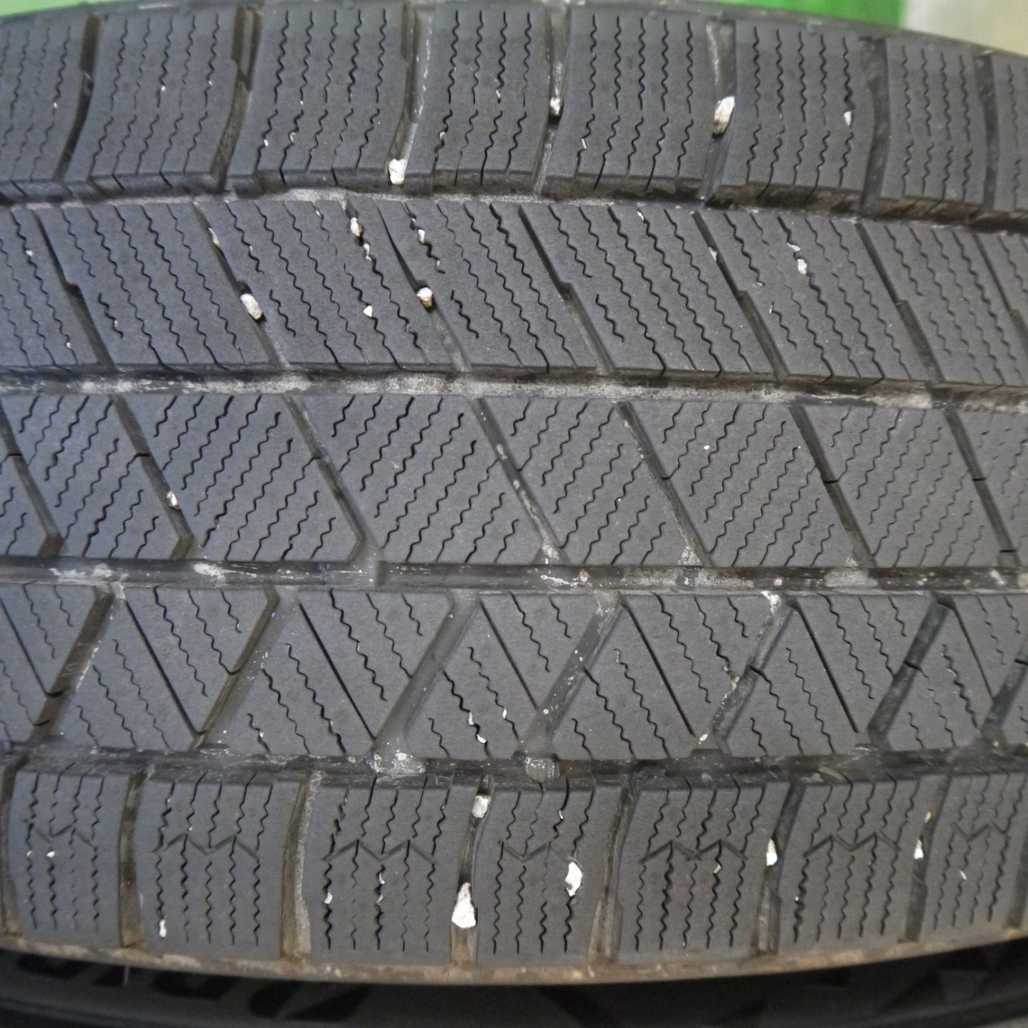 バリ溝！23年！キレイ！9.5分◎ライズ ロッキー 等 195/65R16 スタッドレス ブリヂストン ブリザック VRX3 BALMINUM AR12 バルミナ 16インチ PCD100/5H◎6080303Hス