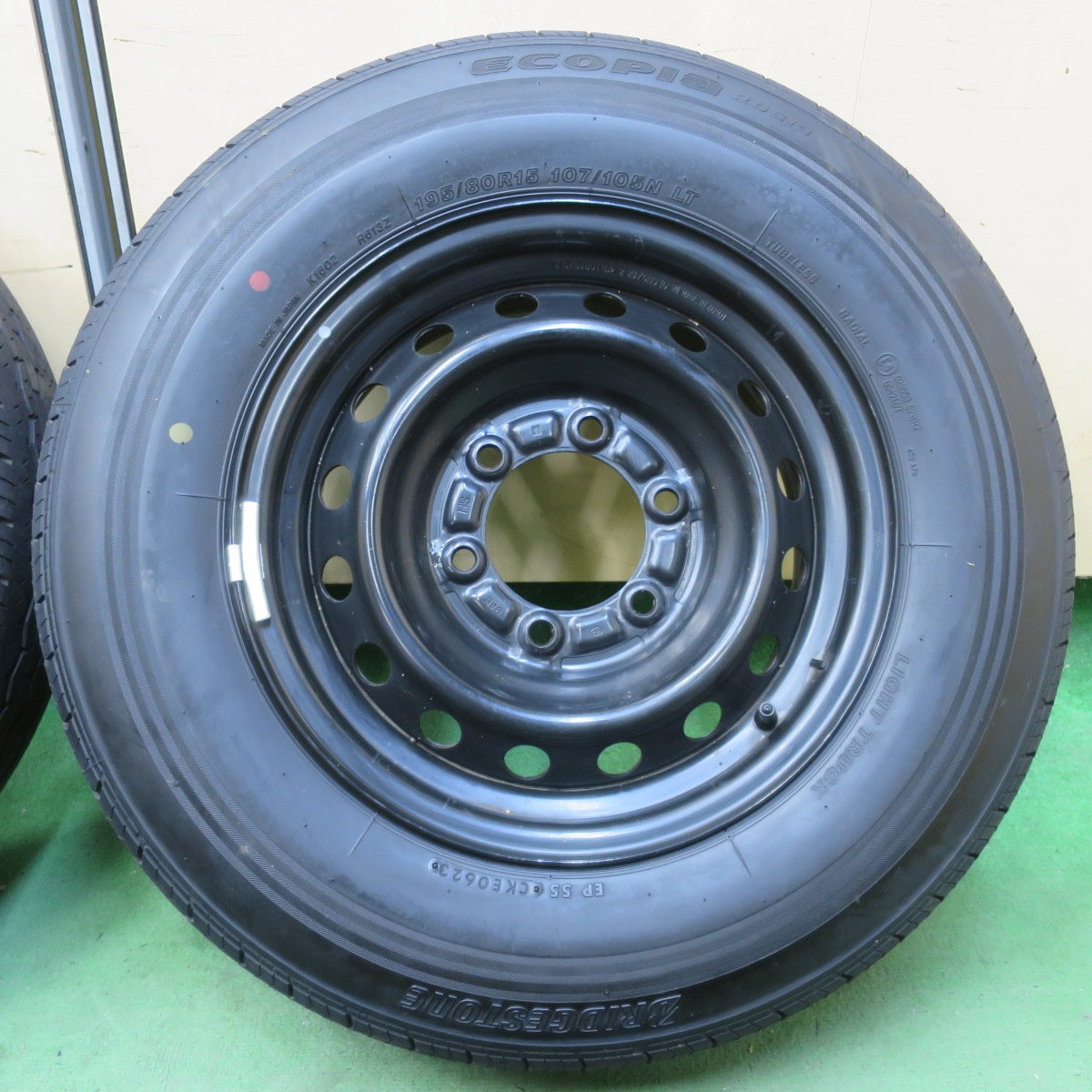 バリ溝！23年！キレイ！9.5分★トヨタ ハイエース 純正 スチール 195/80R15 107/105N ブリヂストン エコピア RD613 15インチ PCD139.7/6H★6030307イノ