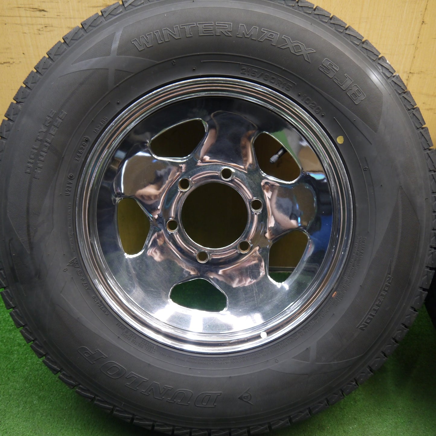 バリ溝！9.5分★スタッドレス 215/80R15 ダンロップ ウインターマックス SJ8 TOPY スチール 15インチ PCD139.7/6H★5071504Hス