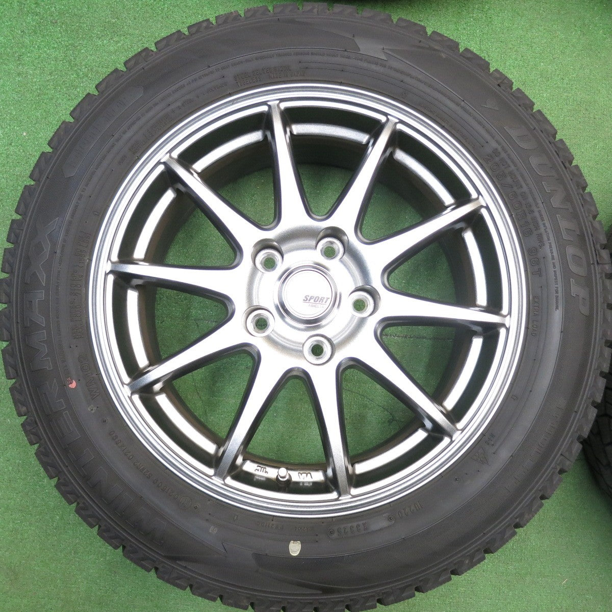 バリ溝！25年！キレイ！9.5分以上★スタッドレス 205/60R16 ダンロップ ウインターマックス WM02 SPORT ABELIA スポルト アベリア 16インチ PCD114.3/5H★6022311HAス