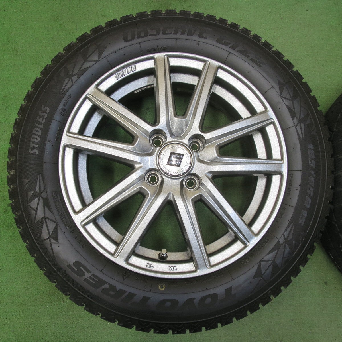 バリ溝！キレイ！8.5分★スタッドレス 185/65R15 トーヨー オブザーブ GIZ2 SEIN ザイン 15インチ PCD100/4H★5102012イス