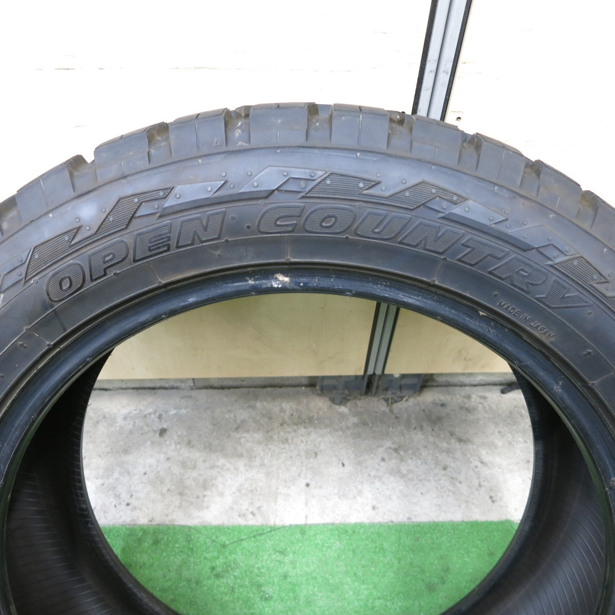 ほぼ未使用！24年！1本★225/55R18 トーヨー R/T オープン カントリー タイヤ 18インチ デリカ D:5 アウトランダー フォレスター 等★6010502ナノタ