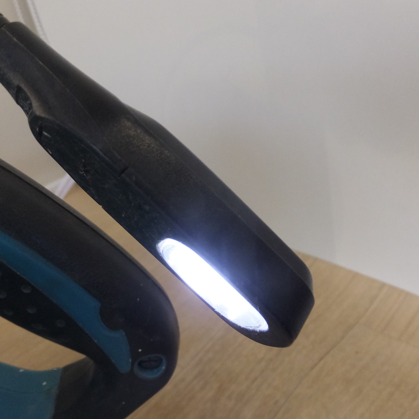 [送料無料] ★マキタ makita 165mm スライドマルノコ LS0611FL　100V～ 11A 50-60hz 1050W　木工用 超硬丸ノコ★