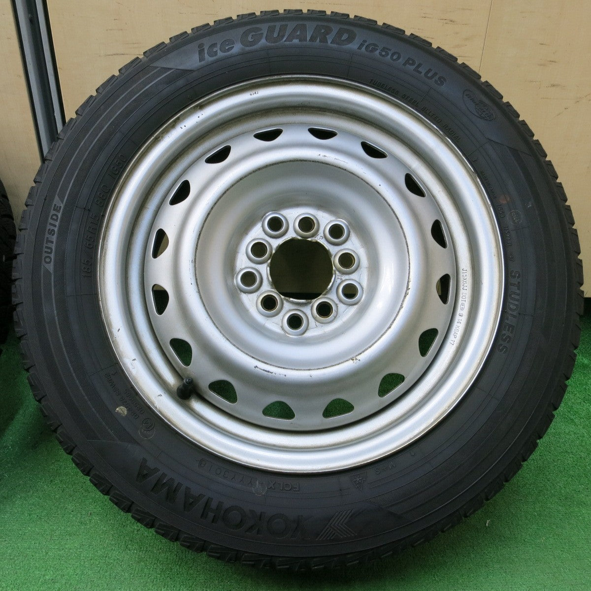 *送料無料* バリ溝！9分★スタッドレス 185/65R15 ヨコハマ アイスガード iG50 プラス スチール ホイール PCD100 114.3/5H マルチ★4050103イス