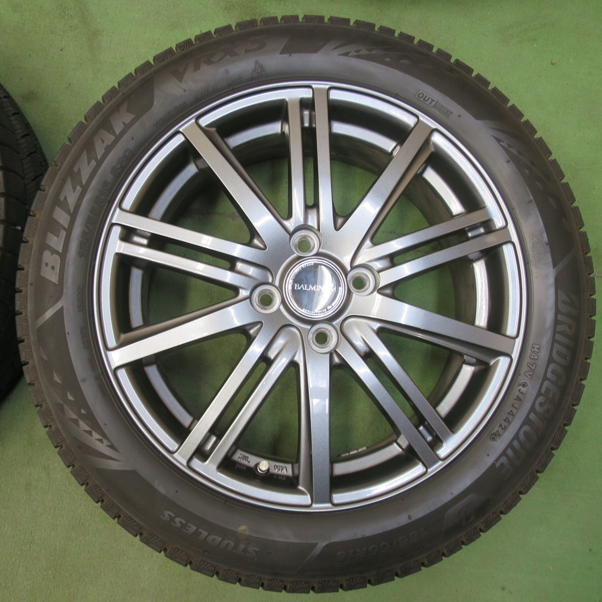 バリ溝！24年！キレイ！ほぼ10分★スタッドレス 185/55R16 ブリヂストン ブリザック VRX3 BALMINUM BR10 バルミナ 16インチ PCD100/4H★6031605イス