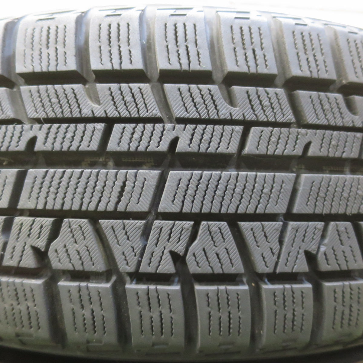 ほぼ未使用！キレイ◎シエンタ 等 175/65R15 スタッドレス ヨコハマ アイスガード iG50 プラス VELVA IGOR ヴェルヴァ 15インチ PCD100/5H◎6100907イス