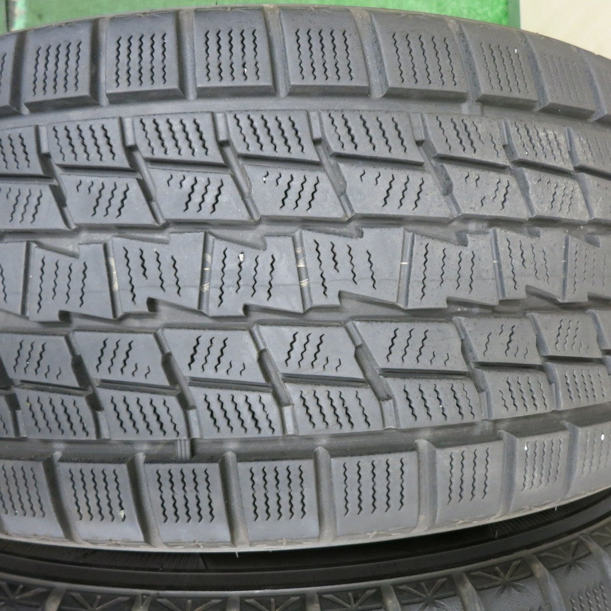 *送料無料* センサー付！バリ溝！綺麗！9.5分★レクサス LX570 純正 285/50R20 スタッドレス グッドイヤー アイスナビ SUV PCD150/5H★4041008TNス