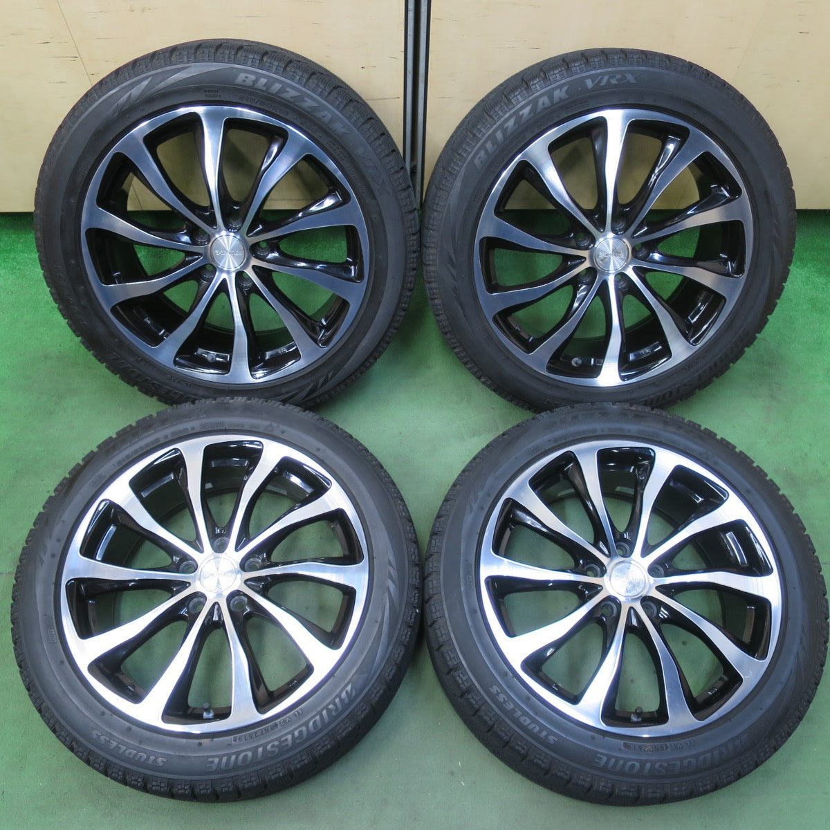 バリ溝！キレイ！9分★スタッドレス 215/50R18 ブリヂストン ブリザック VRX BALMINUM T10 バルミナ 18インチ PCD114.3/5H★5102702イス