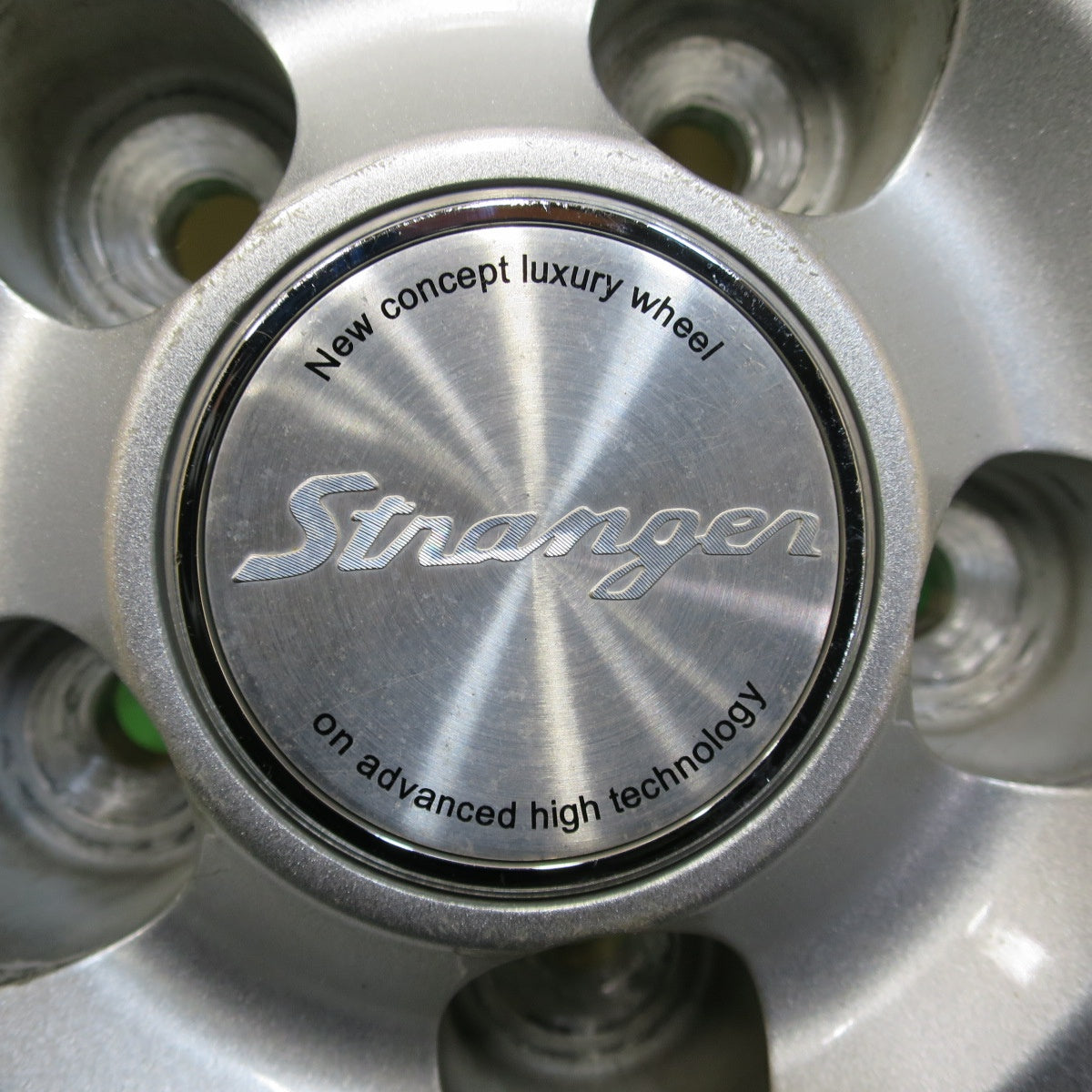 [送料無料] バリ溝！キレイ！9.5分★シエンタ 等 185/60R15 スタッドレス ダンロップ ウインターマックス WM01 Stranger ストレンジャー 15インチ PCD100/5H★4112909イス