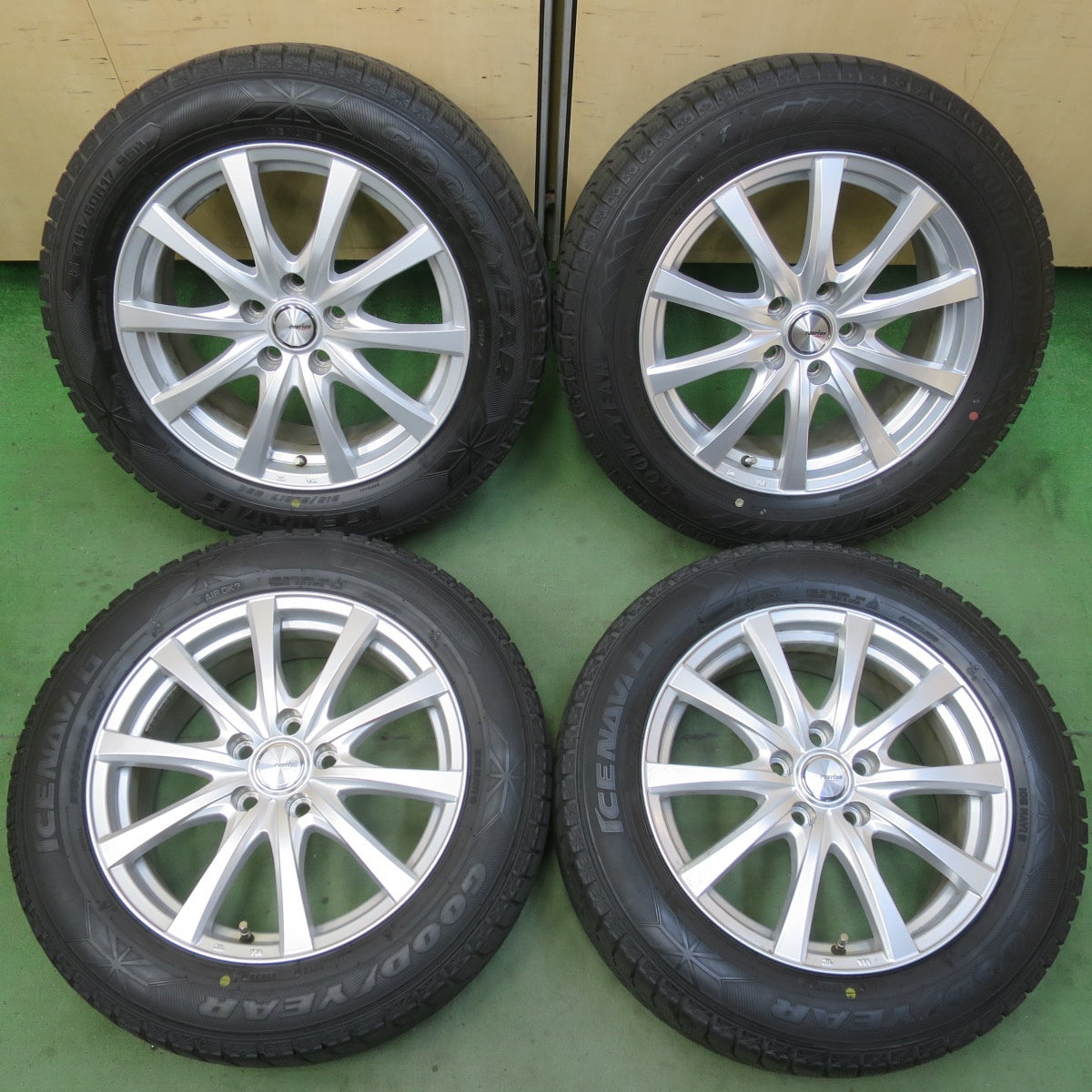 バリ溝！23年！キレイ！9分★スタッドレス 215/60R17 グッドイヤー アイス ナビ8 ナビ6 ravrion RS01 ラブリオン 17インチ PCD114.3/5H★6040803イス