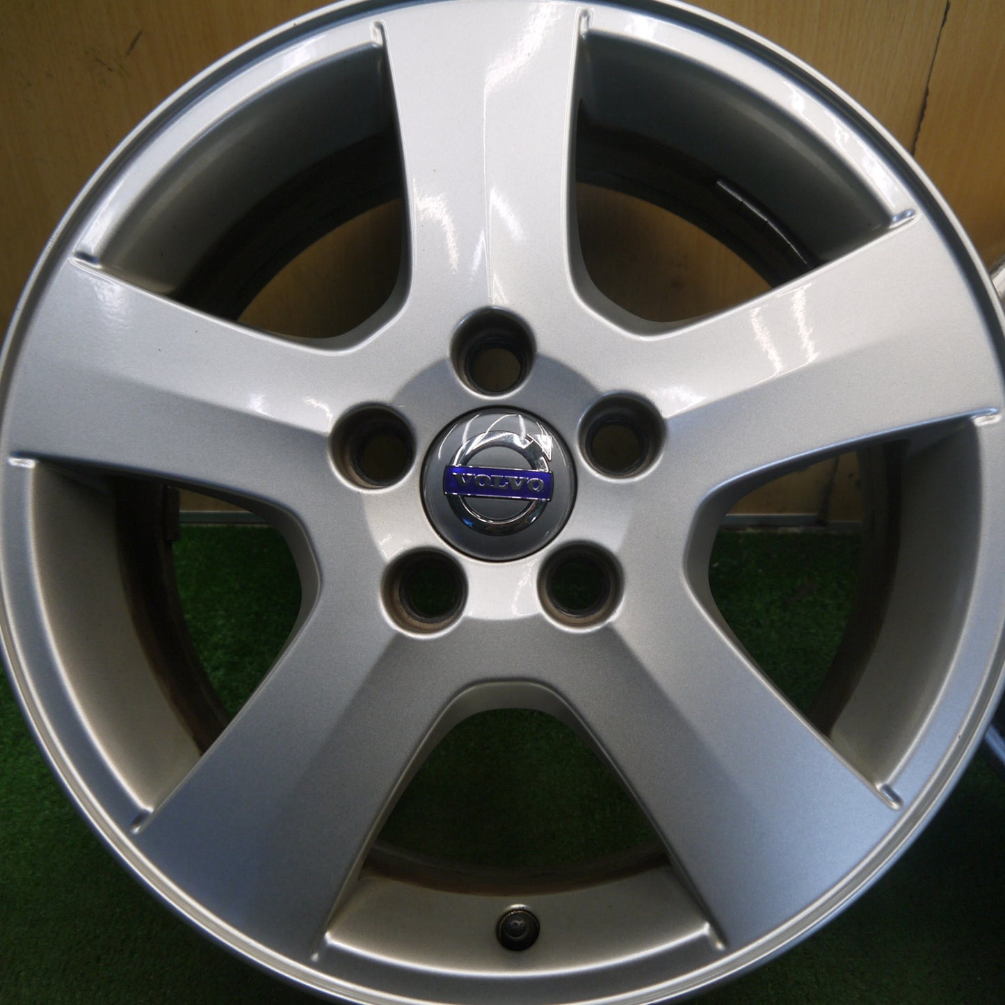 キレイ◎ボルボ V50 純正 ホイール 16インチ 16×6.5J VOLVO PCD108/5H◎6081805Hホ