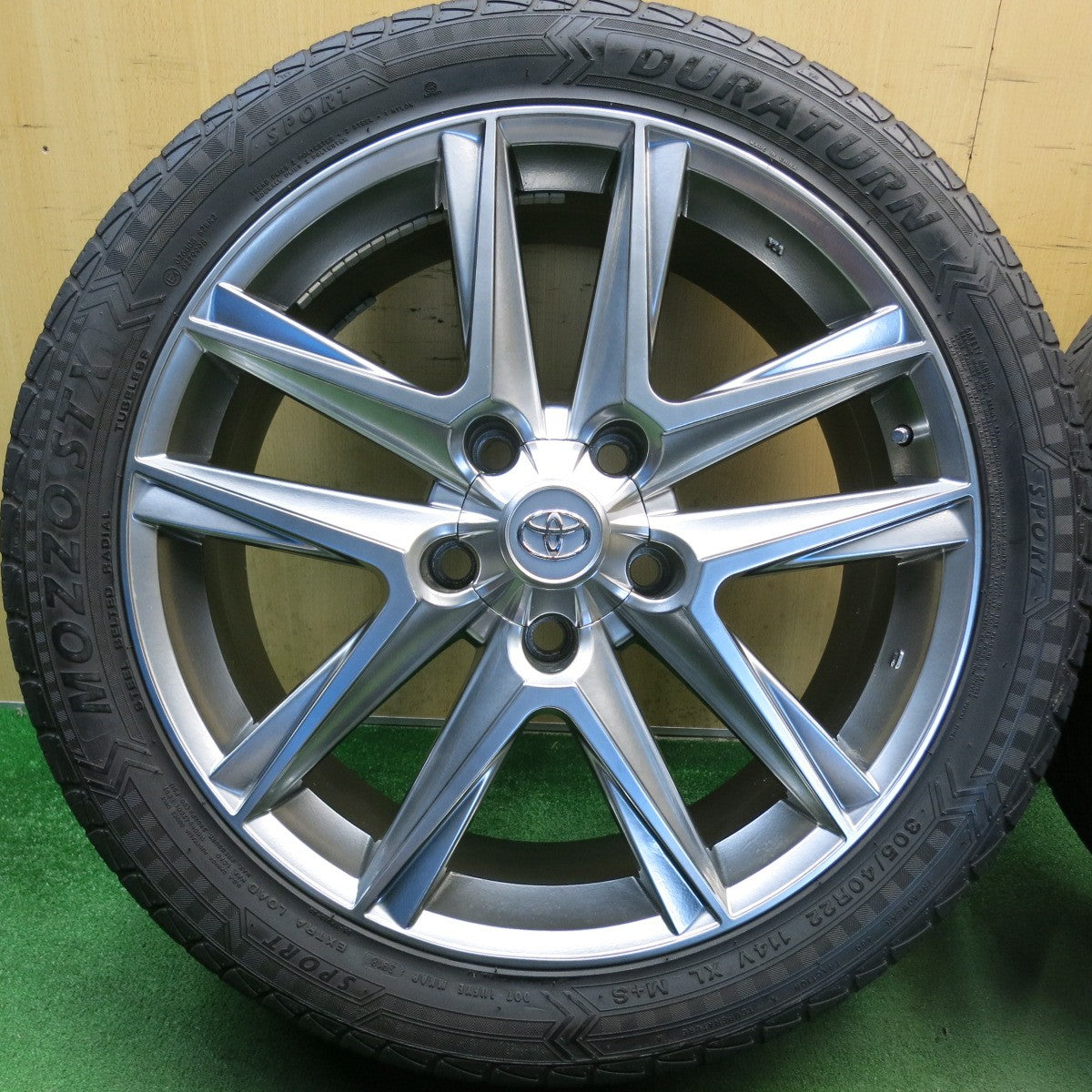 キレイ◎トヨタ 純正 タイプ ランクル 200 等 305/40R22 デュラターン MOZZO STX 22インチ PCD150/5H◎6062502HAノ