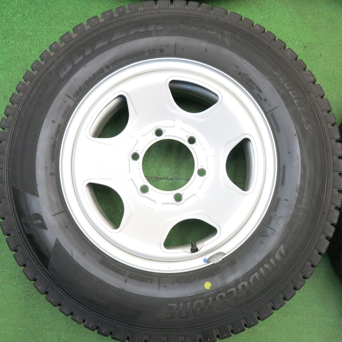 バリ溝！24年！キレイ！9分★スタッドレス 195/80R15 107/105N ブリヂストン ブリザック VL10 スチール ホイール 15インチ PCD139.7/6H★6040514HAス