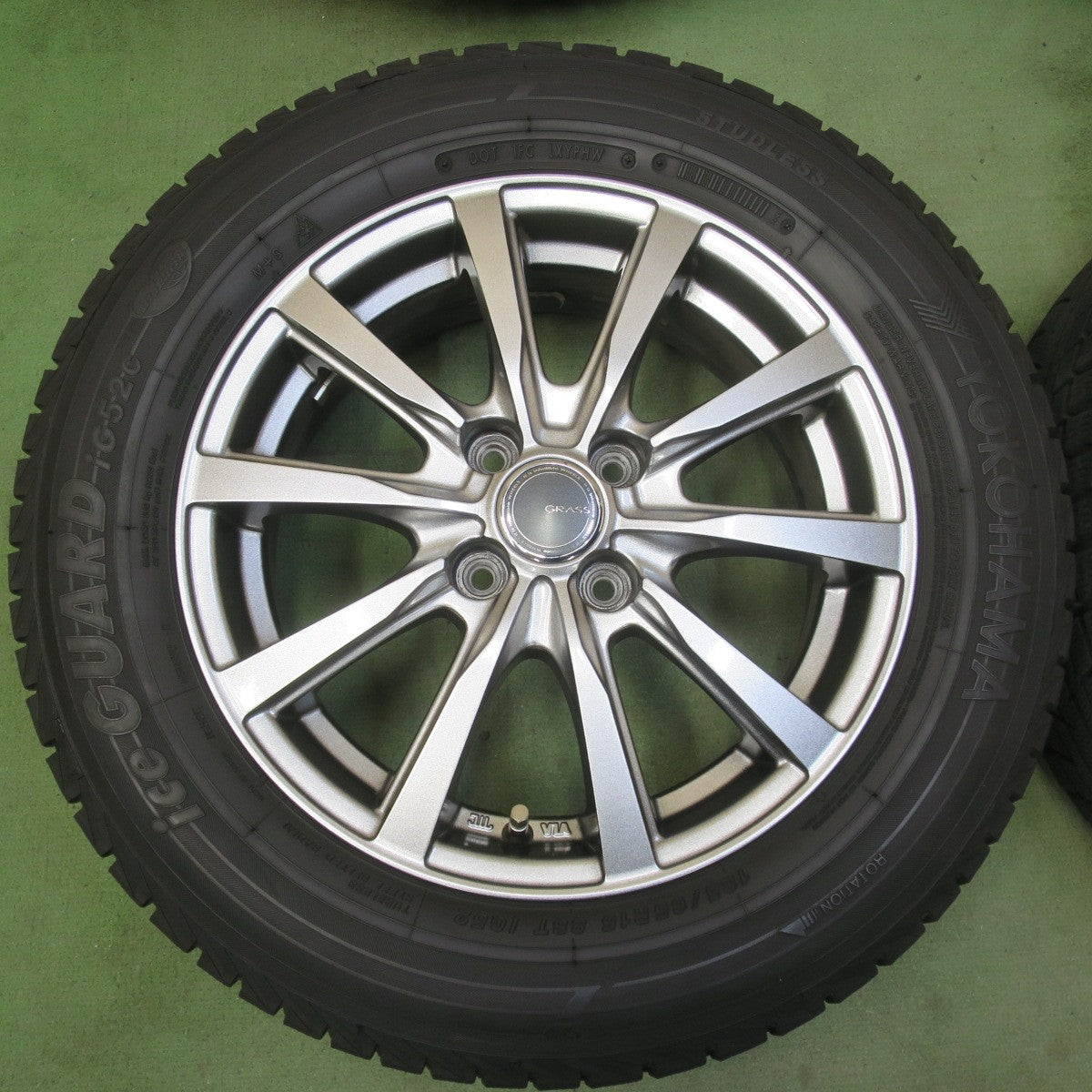 バリ溝！23年！キレイ！9分◎スタッドレス 185/65R15 ヨコハマ アイスガード iG52C GRASS グラス 15インチ PCD100/4H◎6100802イス