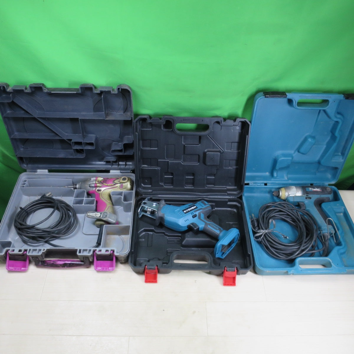 [送料無料] 3点まとめ売り☆日立 12mm インパクトドライバ WH12VC マキタ 6954 KYOHEN 電動 のこぎり レシプロソー 型式 不明 電動 工具 切断機☆