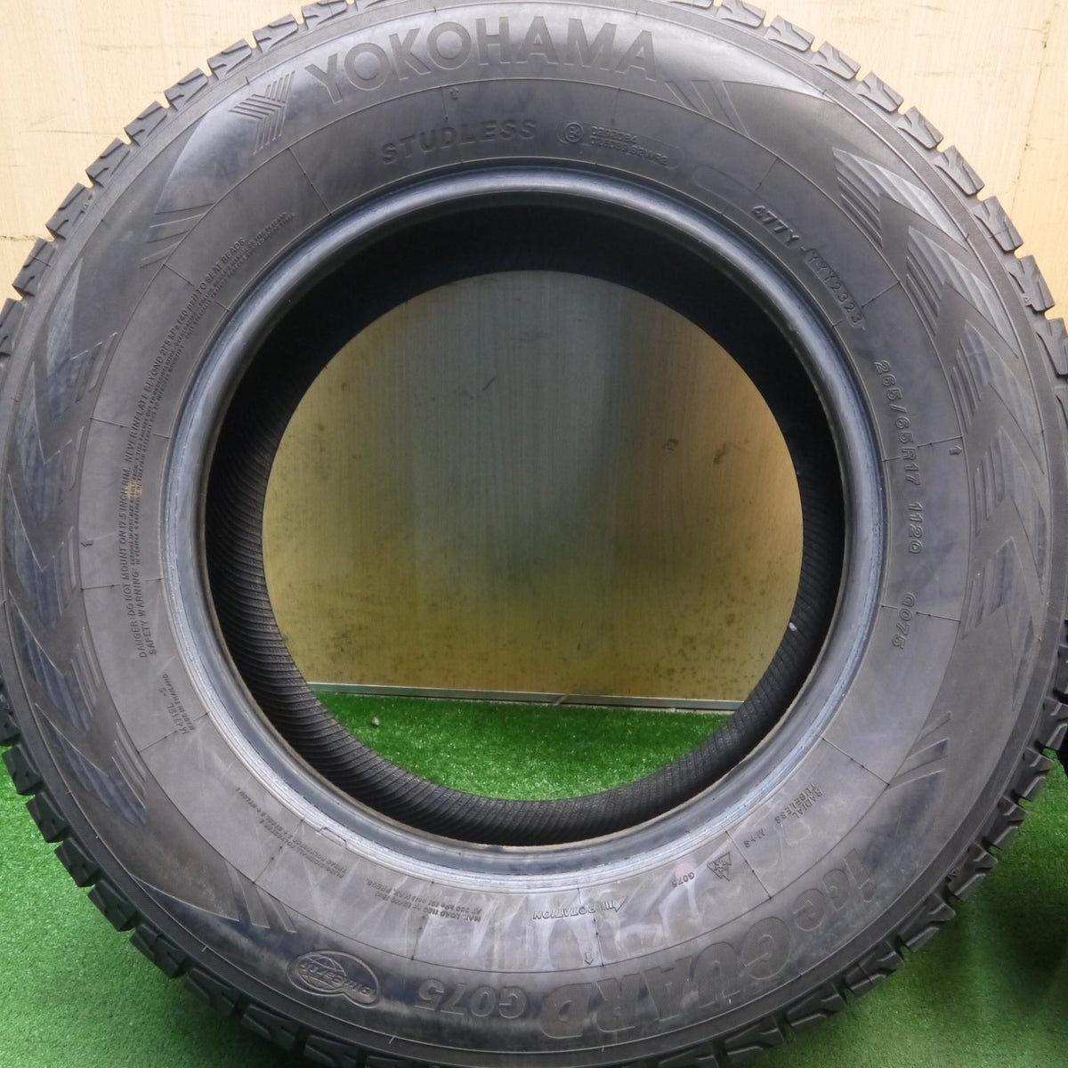 バリ溝！23年！8.5分◎スタッドレス 265/65R17 ヨコハマ アイスガード G075 タイヤ 17インチ ランクル プラド ハイラックス 等◎6100506Hスタ