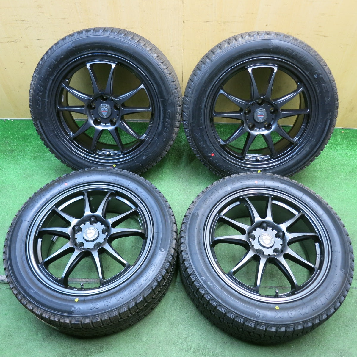 未使用！24年◎スタッドレス 215/55R17 グリップマックス GRIP ICE X ESTROSA エステローザ 17インチ PCD114.3/5H◎6061303HAス