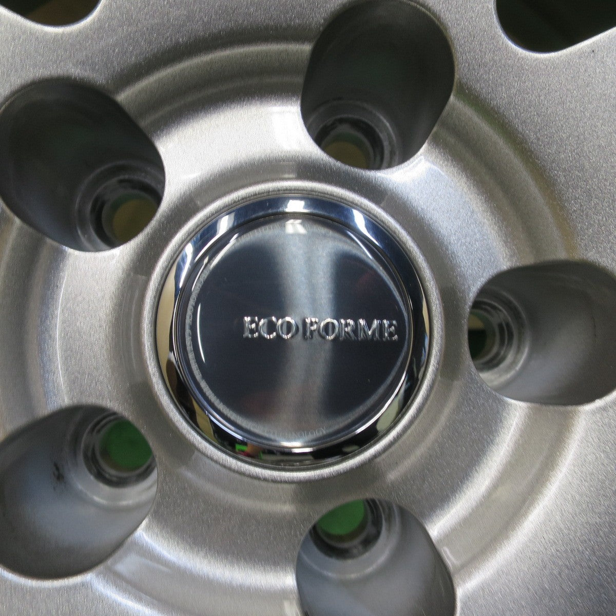 バリ溝！22年！キレイ！9.5分★スタッドレス 235/60R18 ブリヂストン ブリザック VRX3 ECO FORME エコフォルム 18インチ PCD114.3/5H★5063011イス
