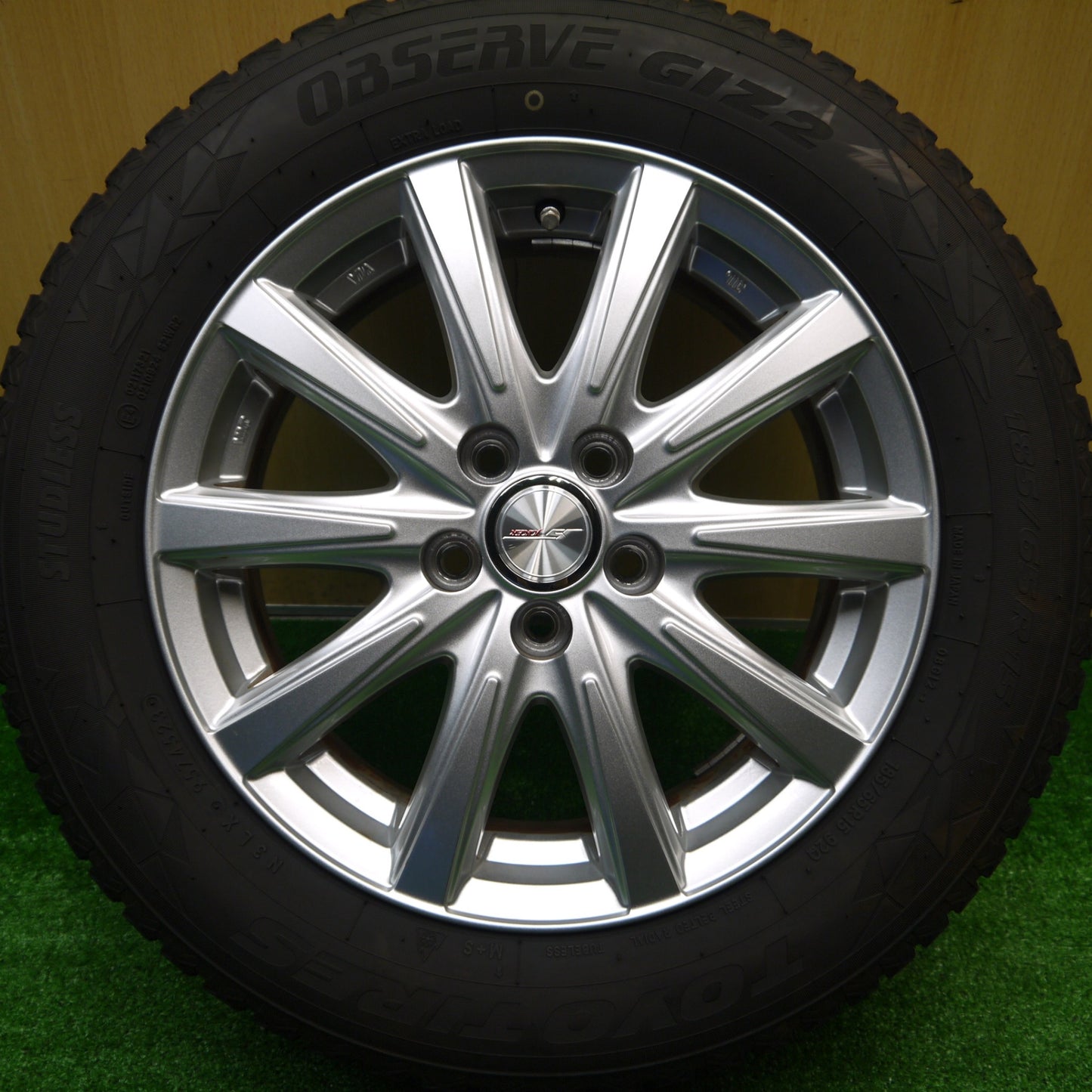 バリ溝！23年！キレイ！8.5分！1本★プリウス シエンタ 等 185/65R15 スタッドレス トーヨー オブザーブ GIZ2 JOKER ジョーカー 15インチ PCD100/5H★5101409Hス