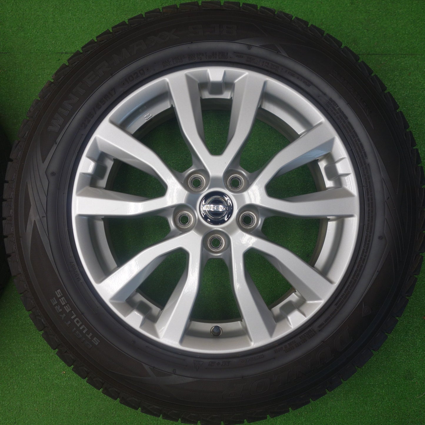 バリ溝！キレイ！9分◎日産 T32 エクストレイル 純正 225/65R17 スタッドレス ダンロップ ウインターマックス SJ8 17インチ PCD114.3/5H◎6062202KTス