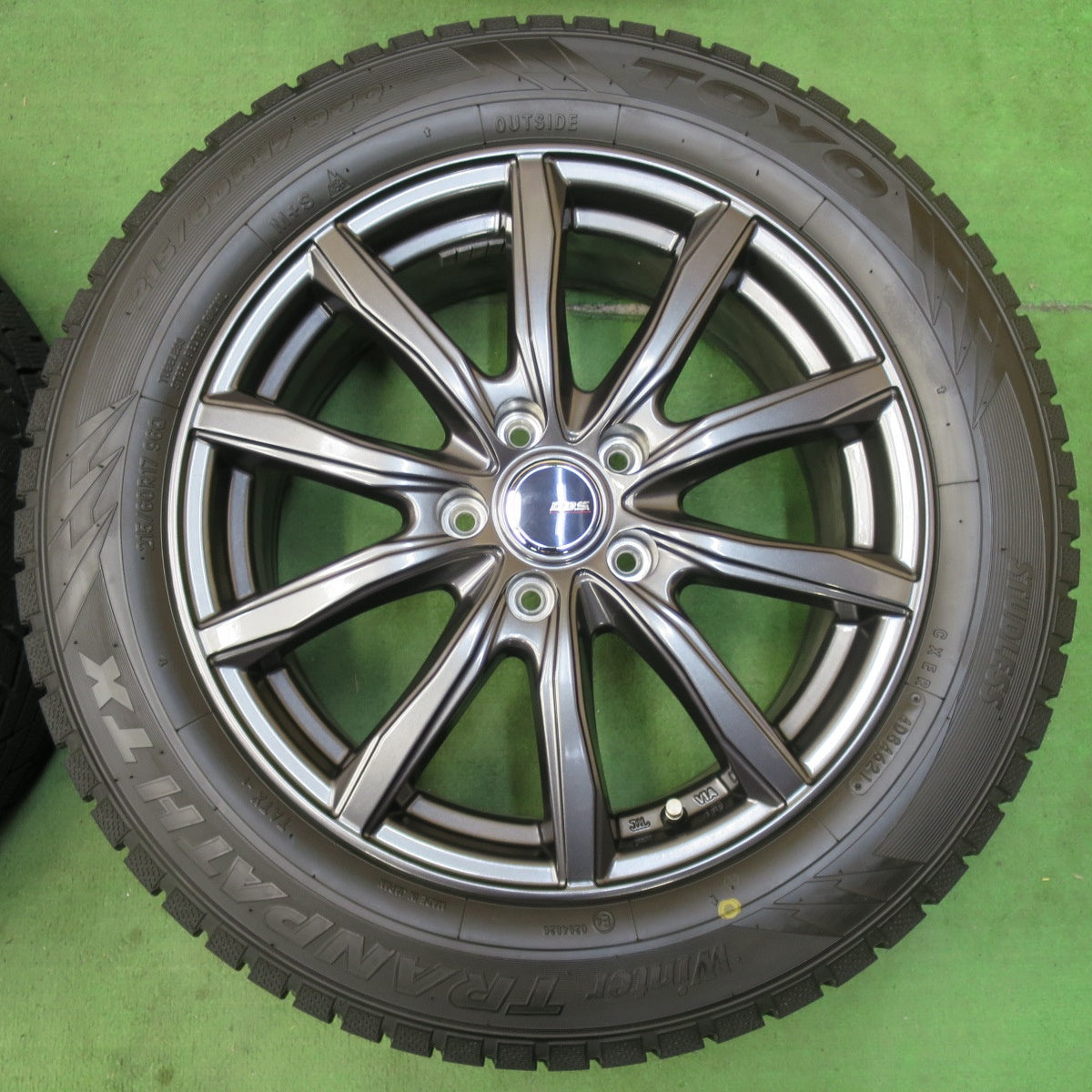 [送料無料] バリ溝！21年！キレイ！ほぼ10分★スタッドレス 215/60R17 トーヨー ウインター トランパス TX D.O.S. DOS 17インチ PCD114.3/5H★5012807イス