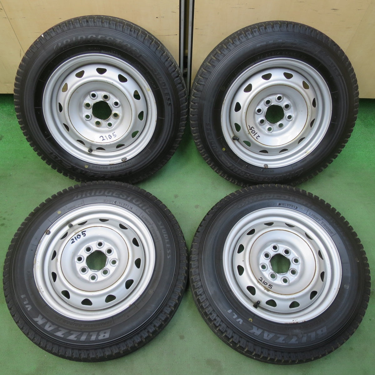 バリ溝！22年！9.5分以上★スタッドレス 155/80R14 88/86N ブリヂストン ブリザック VL1 スチール ホイール 14インチ PCD100 114.3/4H マルチ★6022302イス