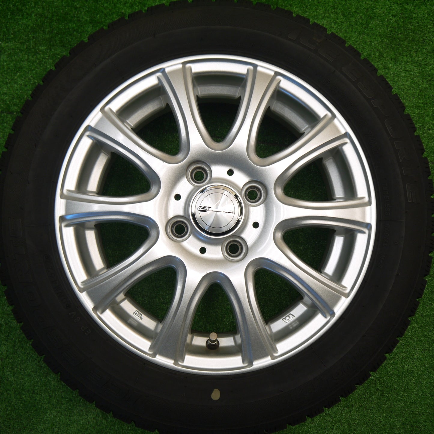 バリ溝！22年！8.5分★スタッドレス 155/65R14 アイスエスポルテ LAUFBAHN ラウフバーン 14インチ PCD100/4H★5101003Hス