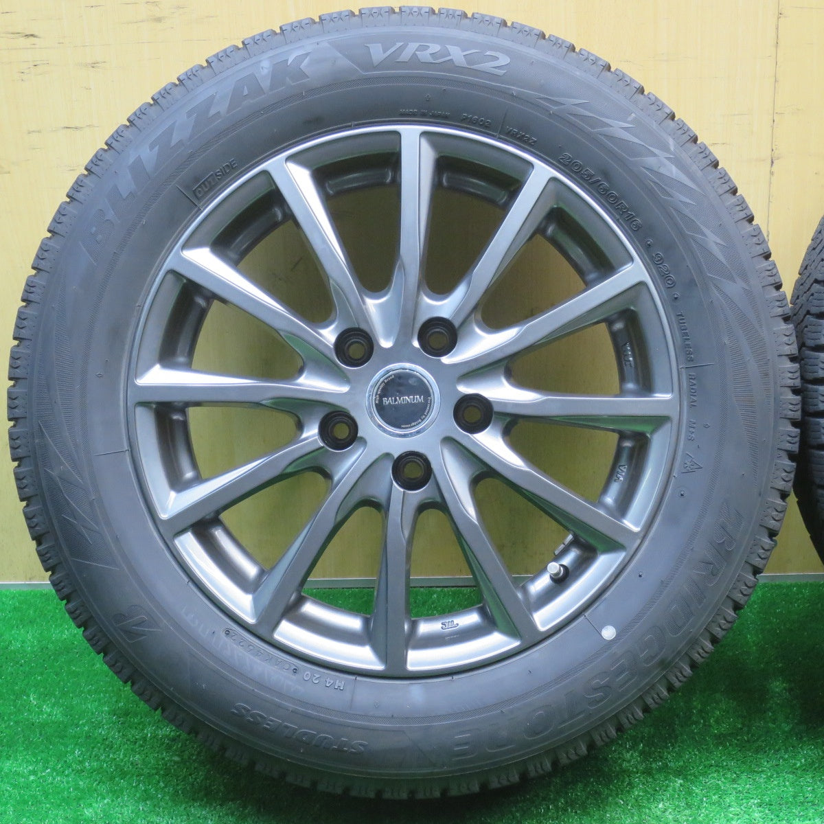 バリ溝！22年！キレイ！9分★スタッドレス 205/60R16 ブリヂストン ブリザック VRX2 BALMINUM バルミナ 16インチ PCD114.3/5H★5100808NJス