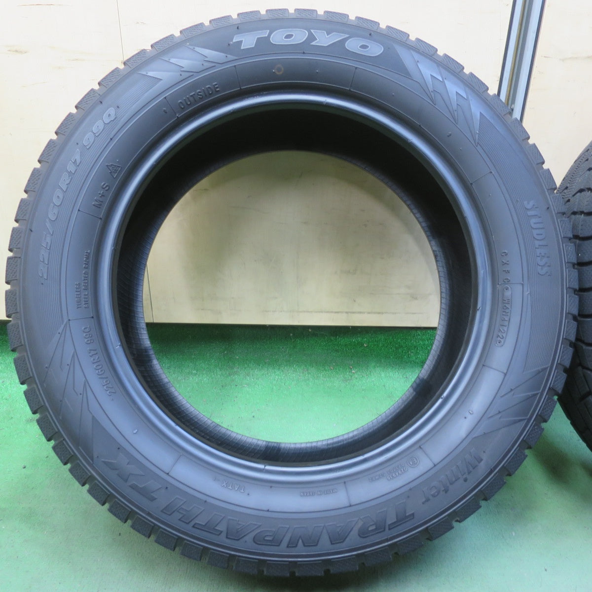 バリ溝！22年！9.5分★スタッドレス 225/60R17 トーヨー ウインター トランパス TX タイヤ 17インチ XV フォレスター アウトバック 等★6071408イスタ