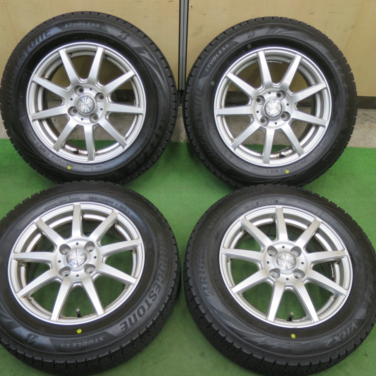 バリ溝！24年！ほぼ10分★スタッドレス 165/70R14 ブリヂストン ブリザック VRX2 ravrion ラブリオン 14インチ PCD100/4H★6021904TTス