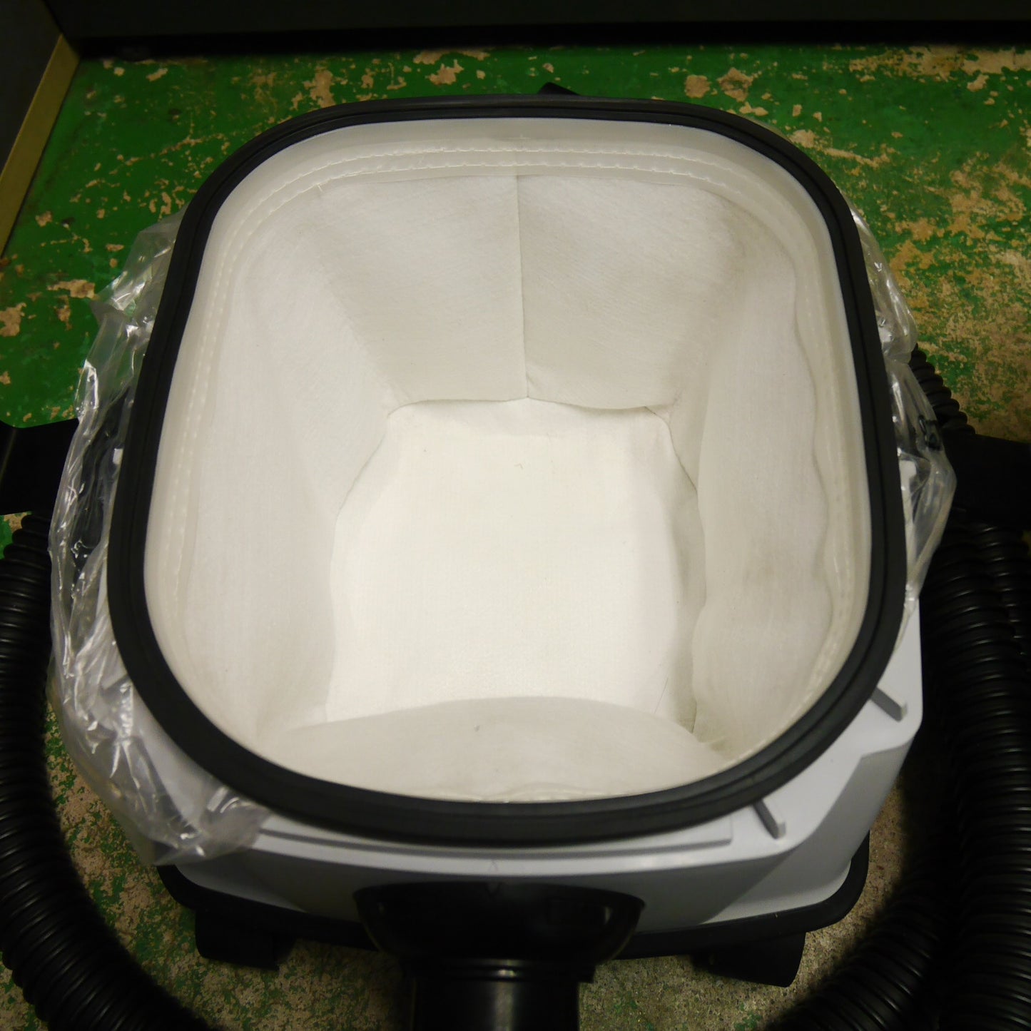 [送料無料] キレイ！ホース付き☆マキタ 乾湿 両用 業務用 集じん機 M442 集塵機 電動 工具 100V makita☆