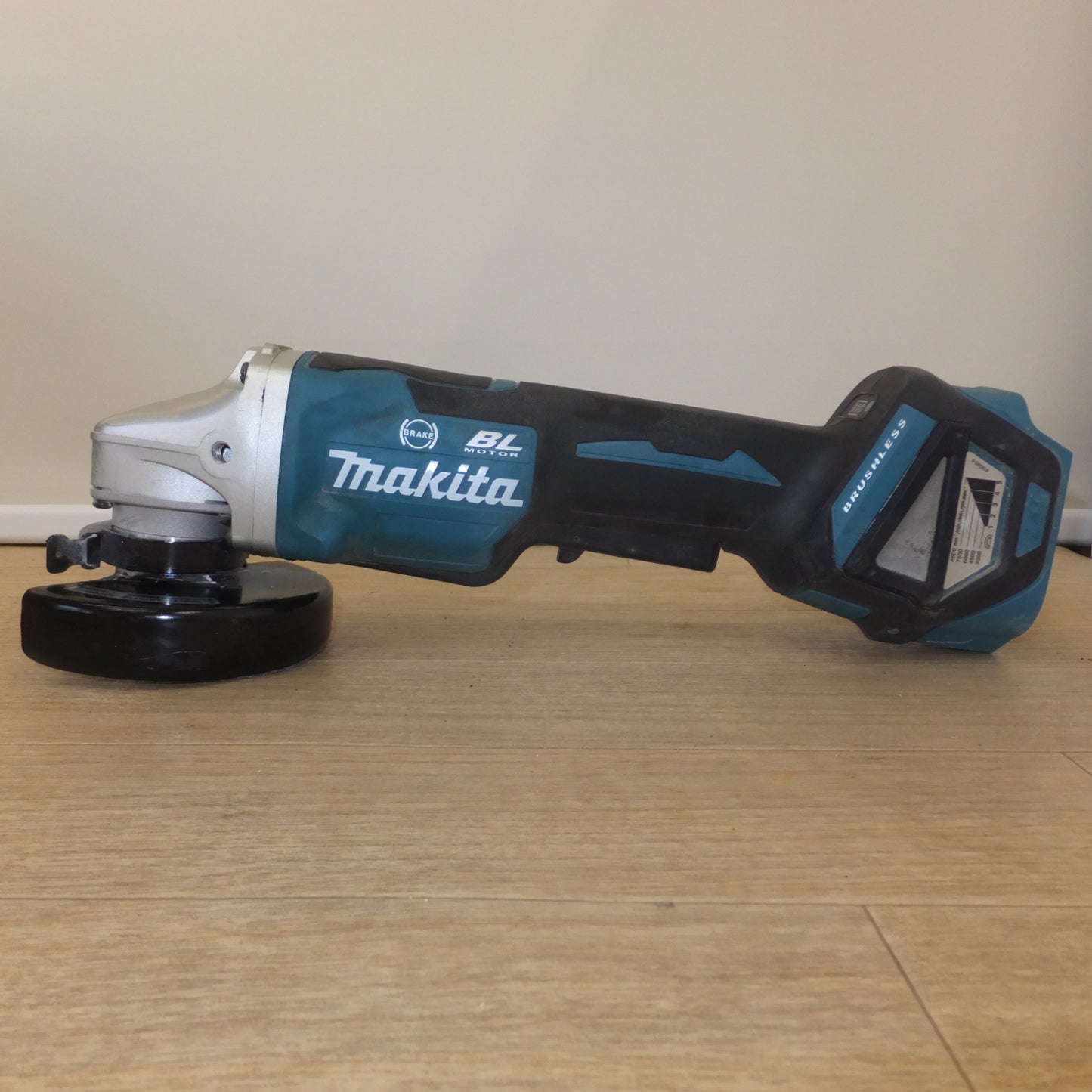 [送料無料] ★マキタ makita 100mm 充電式ディスクグラインダ GA418DRGX 18V　バッテリ 1個★