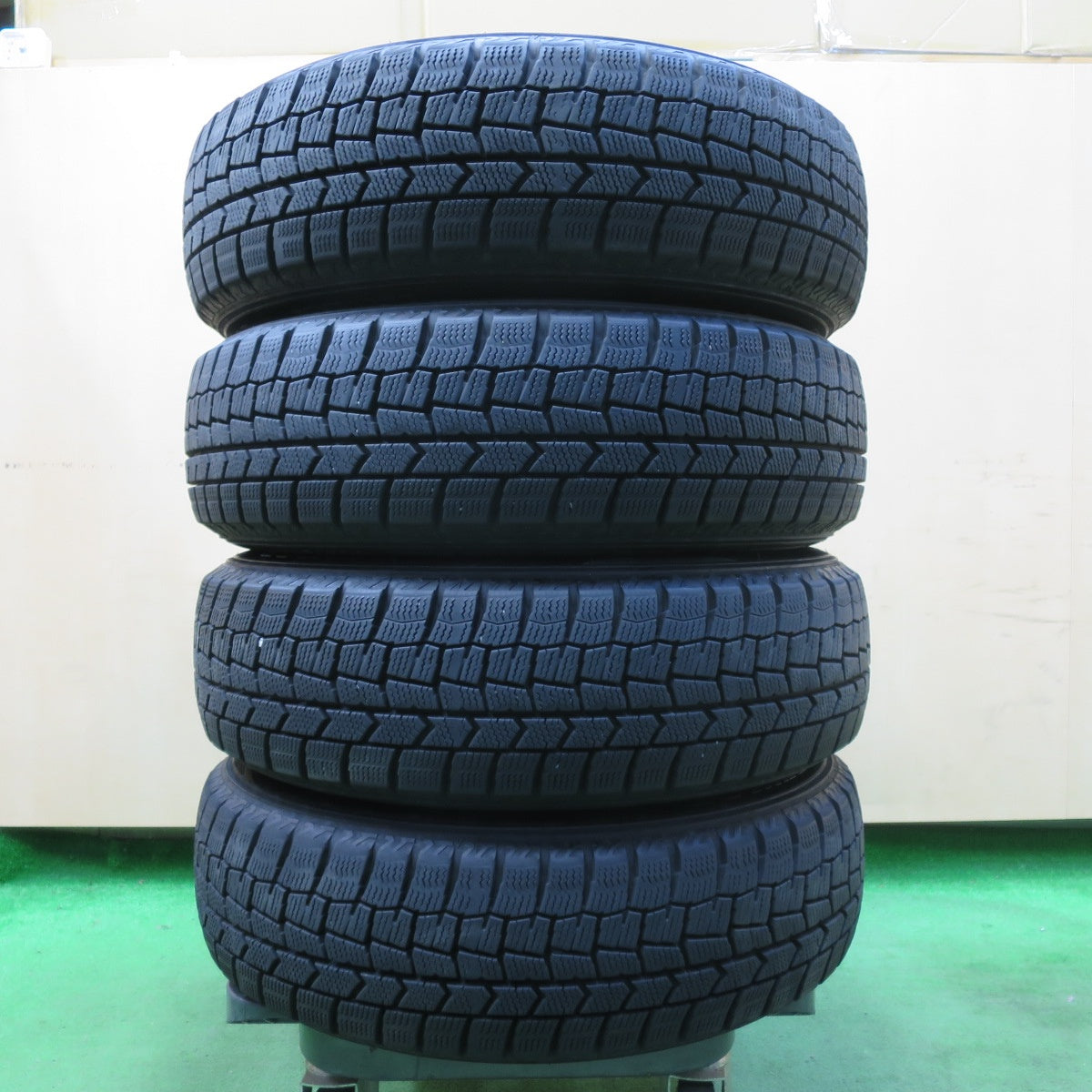 [送料無料] バリ溝！22年！9.5分★スタッドレス 165/65R14 ダンロップ ウインターマックス WM02 SPORT KRONE 14インチ PCD100/4H★4103113イス