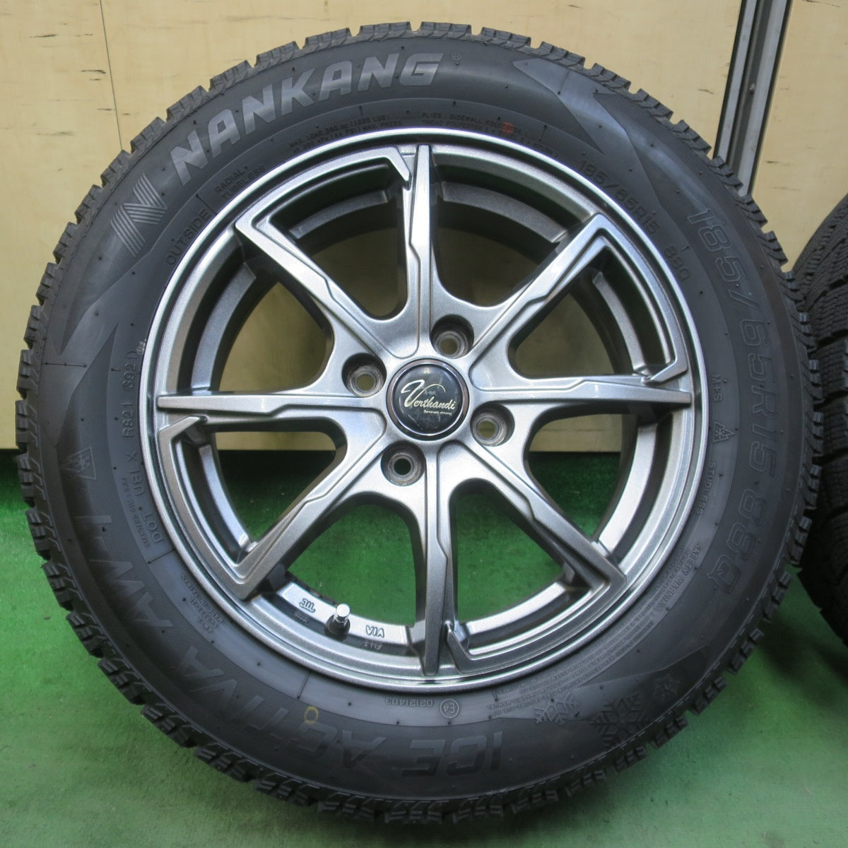 バリ溝！キレイ！9.5分★スタッドレス 185/65R15 ナンカン アイスアクティバ AW-1 Verthandi ヴェルザンディ ヴェルサンディ 15インチ PCD100/4H★6022110イス