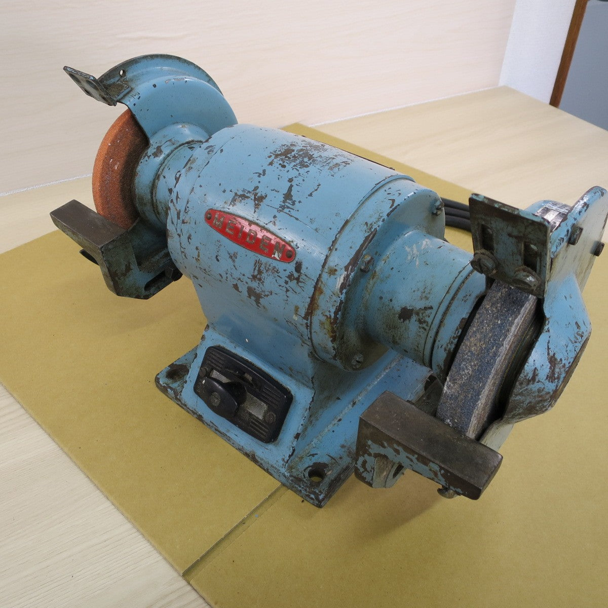 ☆明電舎 150mm 両頭 ベンチ グラインダー BGC-201 電動 工具 Meidensha コード式 100V 研削 研摩 研磨 機☆ [送料無料]