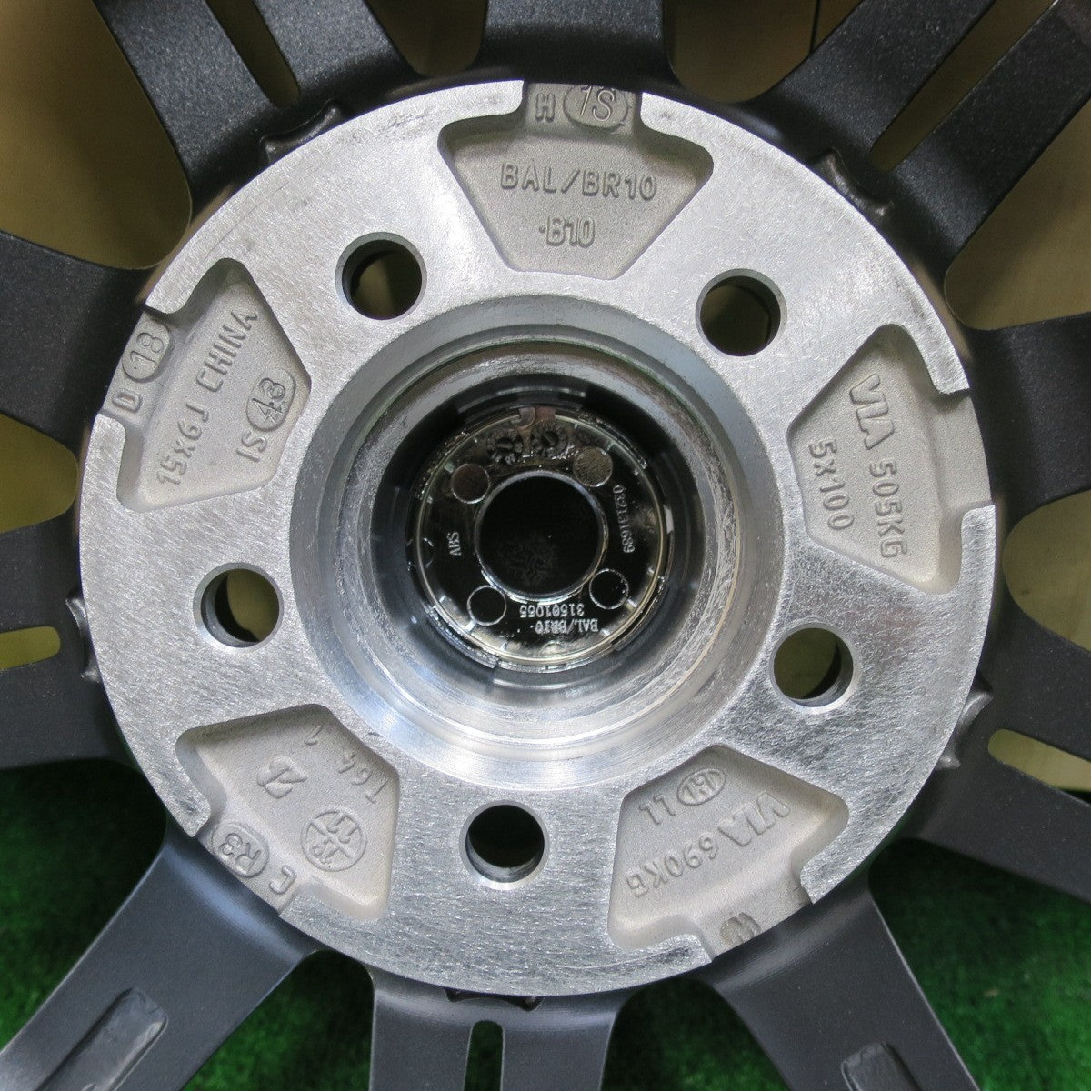 [送料無料] 未使用★BALMINUM バルミナ BR10 15インチ ホイール 15×6J PCD100/5H★4102902イホ