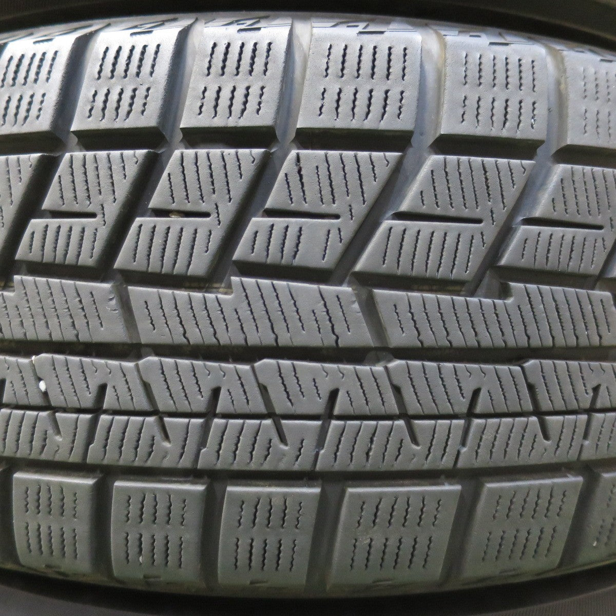 バリ溝！22年！キレイ！8.5分★スタッドレス 195/65R15 ヨコハマ アイスガード iG60 ravrion RM01 ラブリオン 15インチ PCD114.3/5H★5100605イス