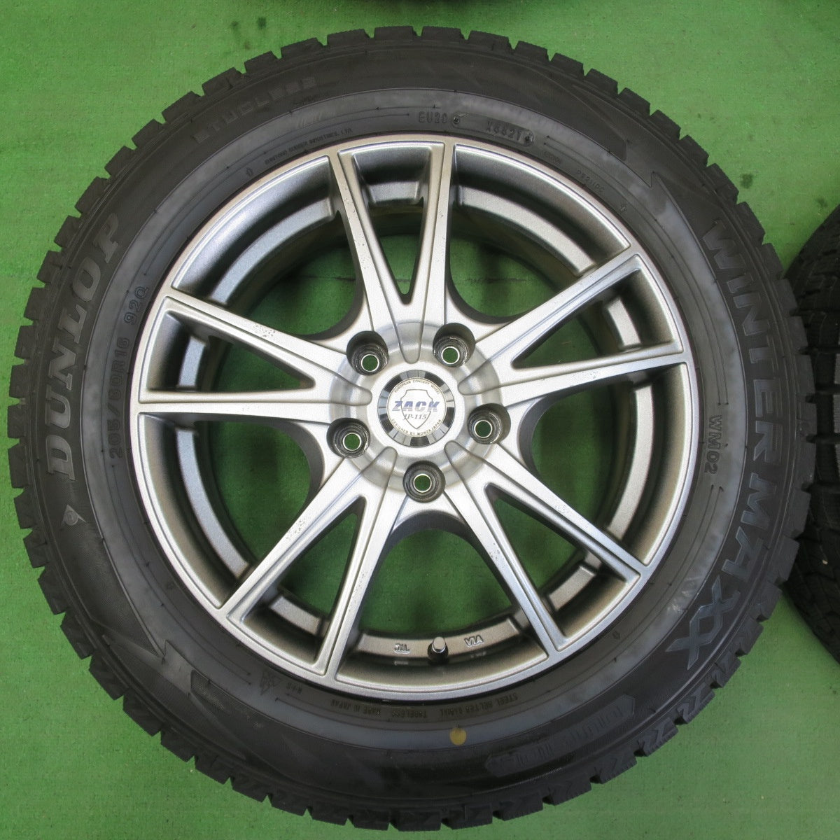 [送料無料] バリ溝！21年！9.5分★スタッドレス 205/60R16 ダンロップ ウインターマックス WM02 ZACK JP-115 MONZA PCD114.3/5H★4100404イス