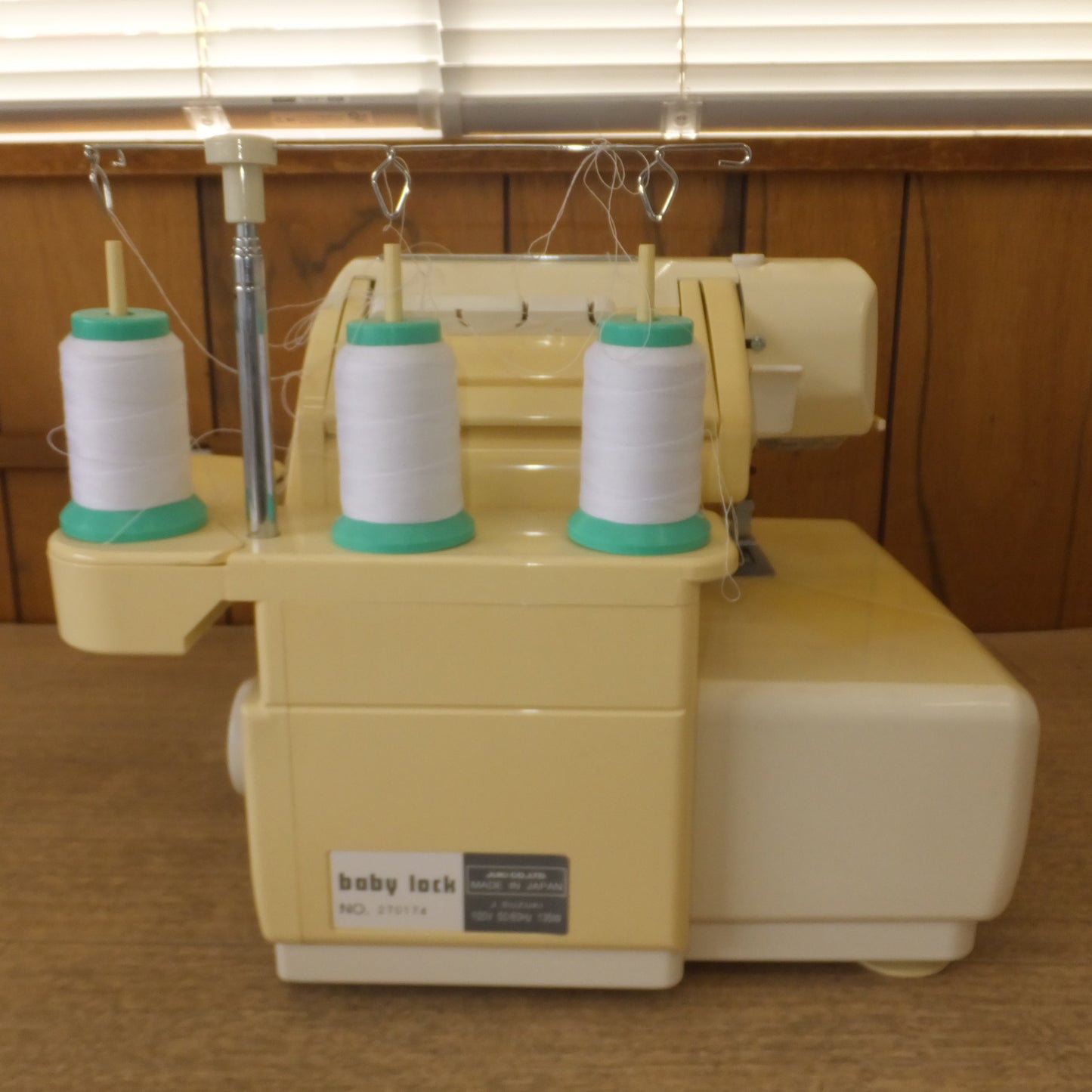 [送料無料] 現状品★ジューキ JUKI ベビーロック baby lock PETIT LINE ロックミシン BL700　KNIT SEWING CLUB KIMIE SATO★