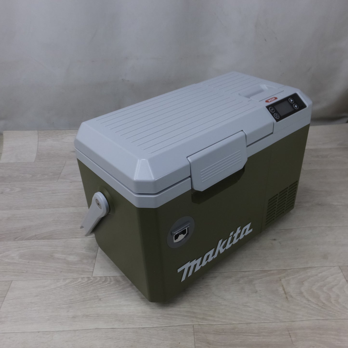 [送料無料] 美品◆マキタ 充電式 保冷温庫 容量 7L 40V Max CW003G ACアダプタ シガーソケット用コード 付き オリーブ◆