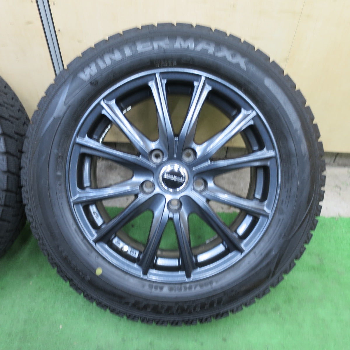 バリ溝！キレイ！9.5分★スタッドレス 205/60R16 ダンロップ ウインターマックス WM02 WAREN ヴァーレン 16インチ PCD114.3/5H★5112102TTス