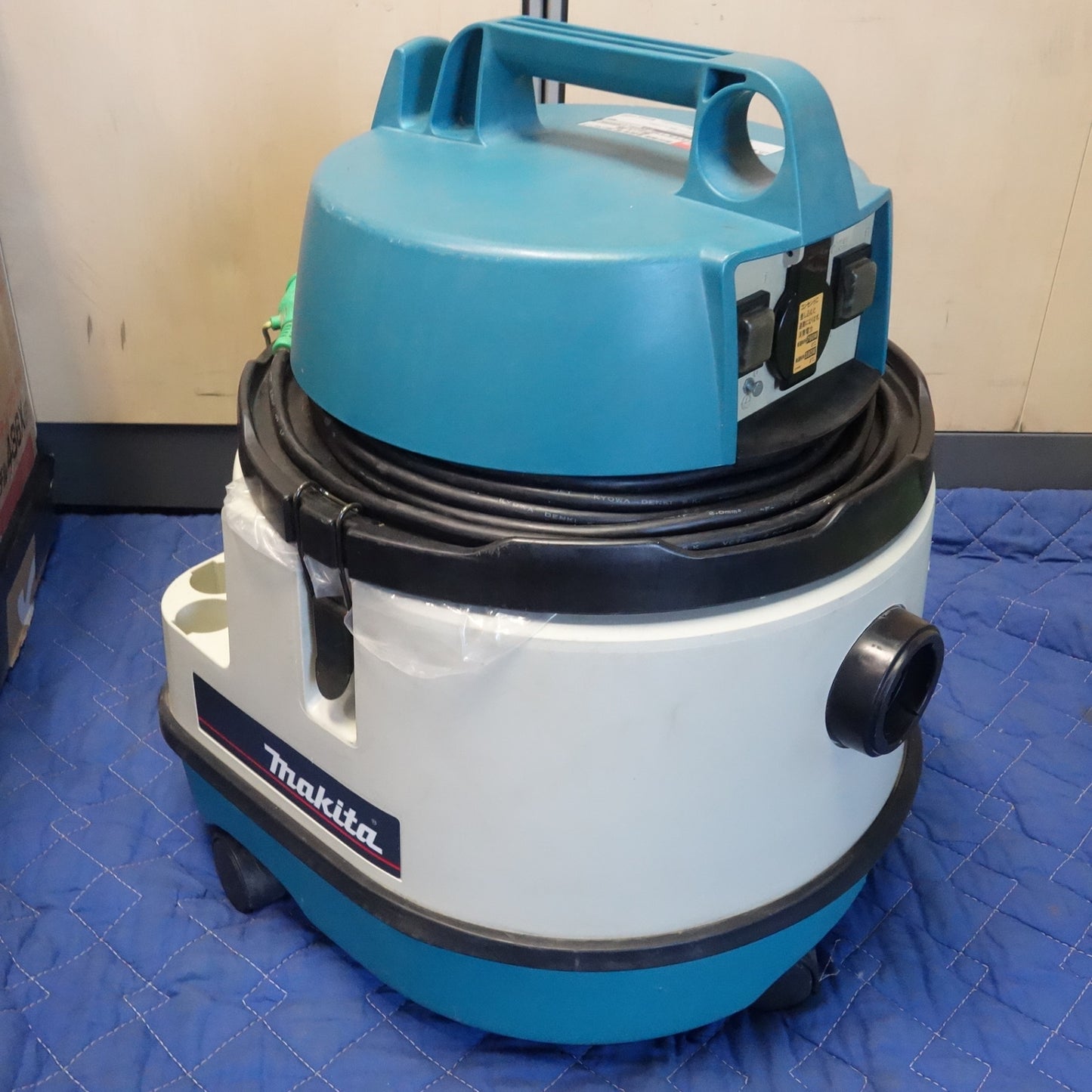 [送料無料] ☆マキタ 乾式専用 業務用 強・弱 2スピード 集じん機 100V 436 ホース付き 集塵 電動 工具☆